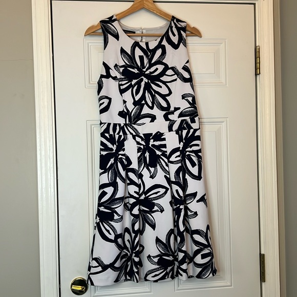 INC International Concepts Dresses & Skirts - I.N.C Blue and White Summer Mini Sleeveless Daisy Dress